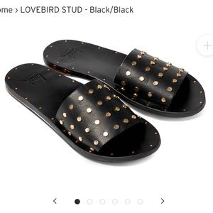 Beek Lovebird Stud Slide Size 9 Black